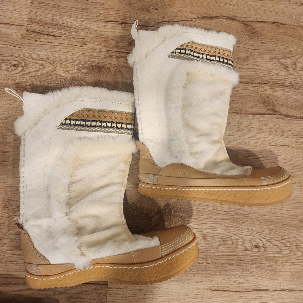 Earth Kalso Frost White Faux Fur Negative Heel Boots Women 9 Eskimo Inuit Alaska